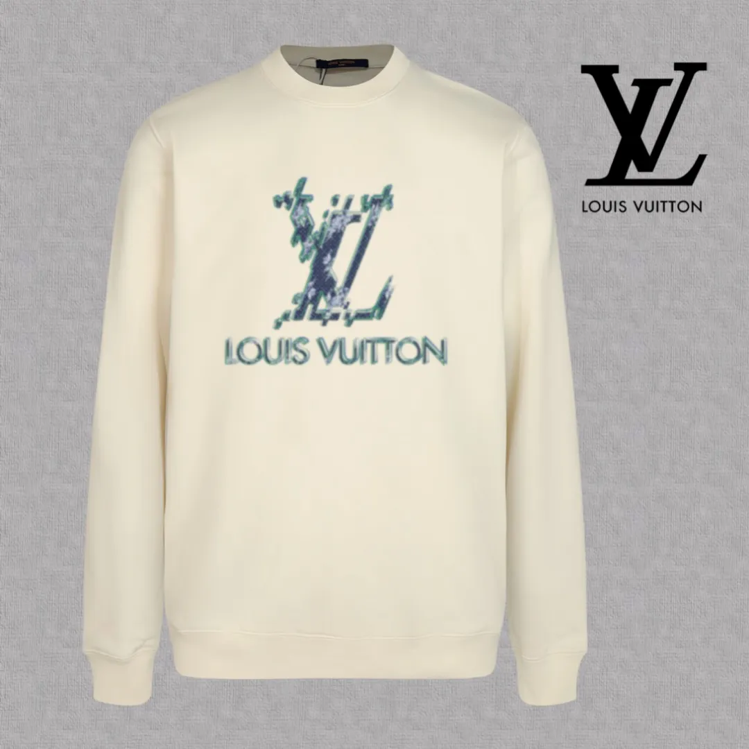 🅿️250 hot style on the shelves🔥❗ 💫〖Louis Vuitton LV〗 Fashionable round neck sweatshirt, casually matched with various styles, it is perfectly handsome😎The whole dress is made of double waistcoats, which makes the whole dress more three-dimensional. Not ordinary factories can do such fine work. The 2025 spring style counters are on sale, exquisite round neck terry sweatshirt, high-end double-strand pure cotton Customized drawstring ribs are dyed in the same vat and are complete with three standards. The chest craftsmanship adopts a simple and elegant pattern on the chest, which is easy to control for any age group! Fit and comfortable! Customized thickened 440g terry sweatshirt fabric, soft and comfortable to the touch, with a three-dimensional shape! 🙌🏻 It’s also very breathable, so it’s a versatile style that can be worn with any outfit! ✔Color: Black White Apricot Size: S M L XL 2XL